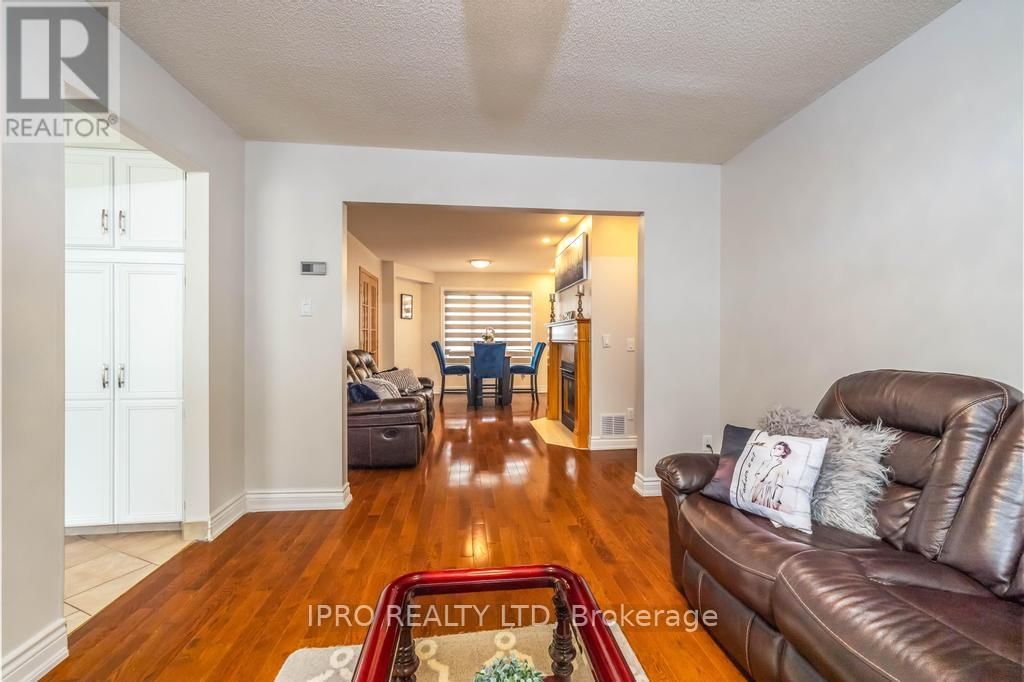 26 - 2155 DUNCASTER DRIVE Image 13