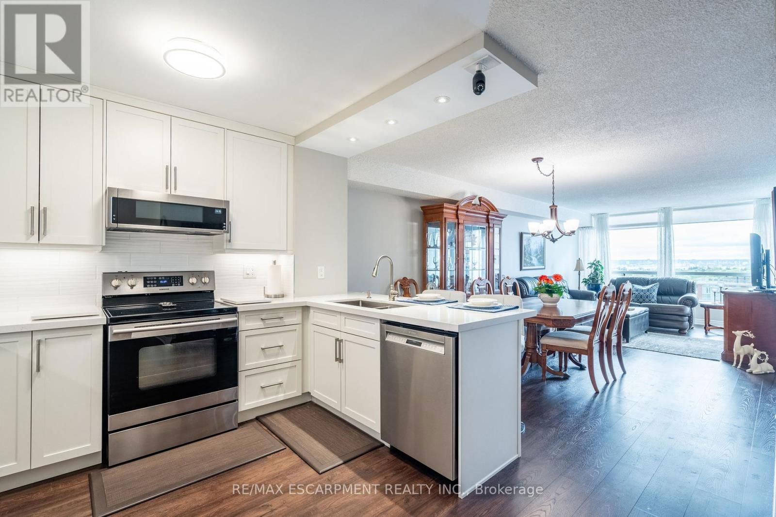 1203 - 1276 MAPLE CROSSING BOULEVARD Image 14