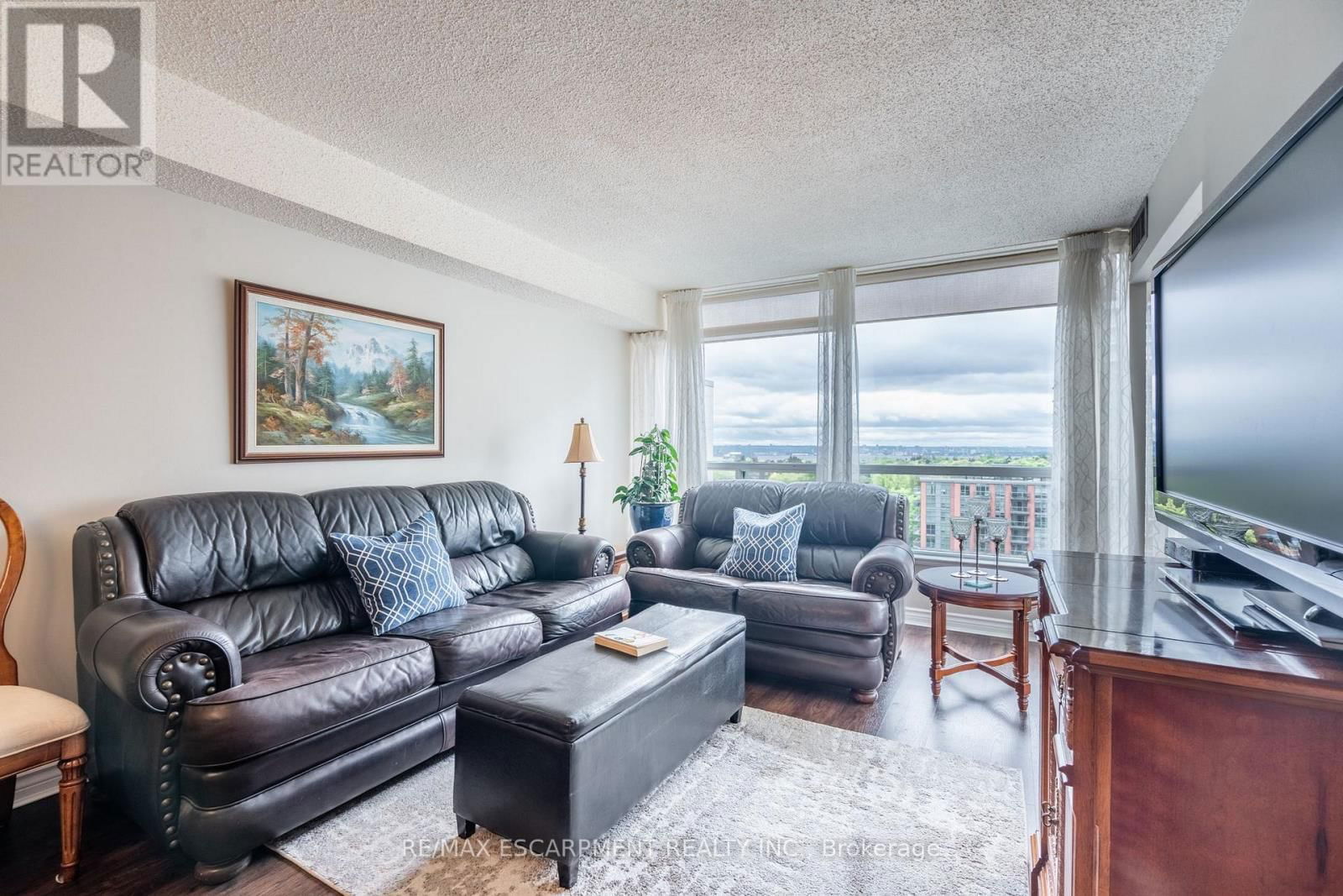 1203 - 1276 MAPLE CROSSING BOULEVARD Image 18