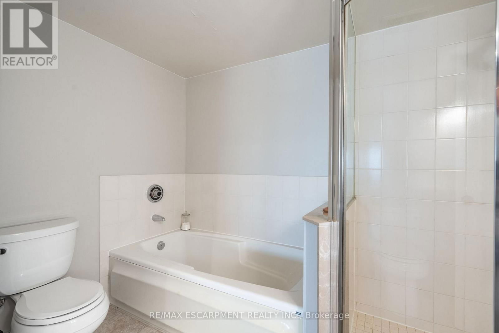 1203 - 1276 MAPLE CROSSING BOULEVARD Image 31