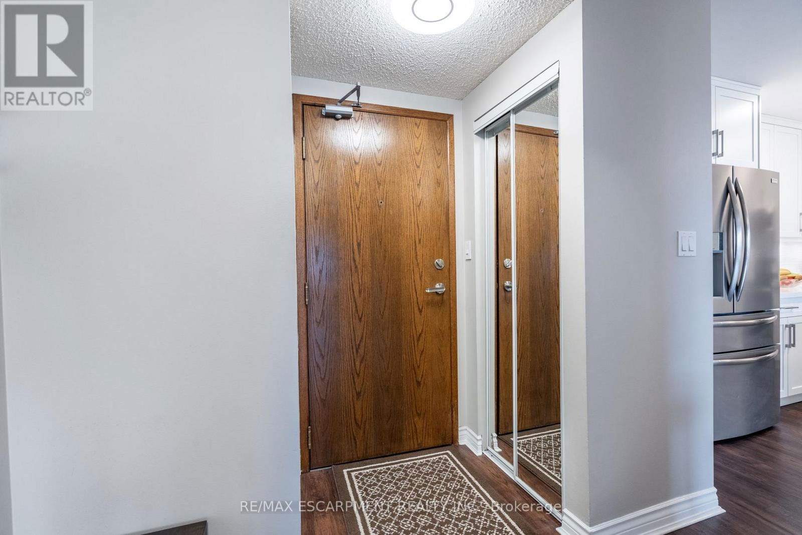 1203 - 1276 MAPLE CROSSING BOULEVARD Image 9