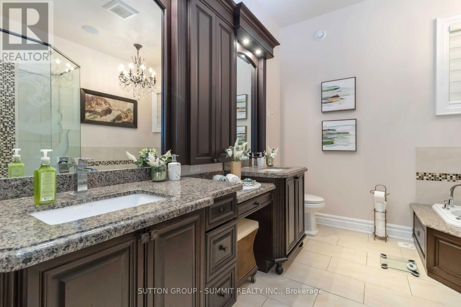 7 TRISTAN COURT Image 23