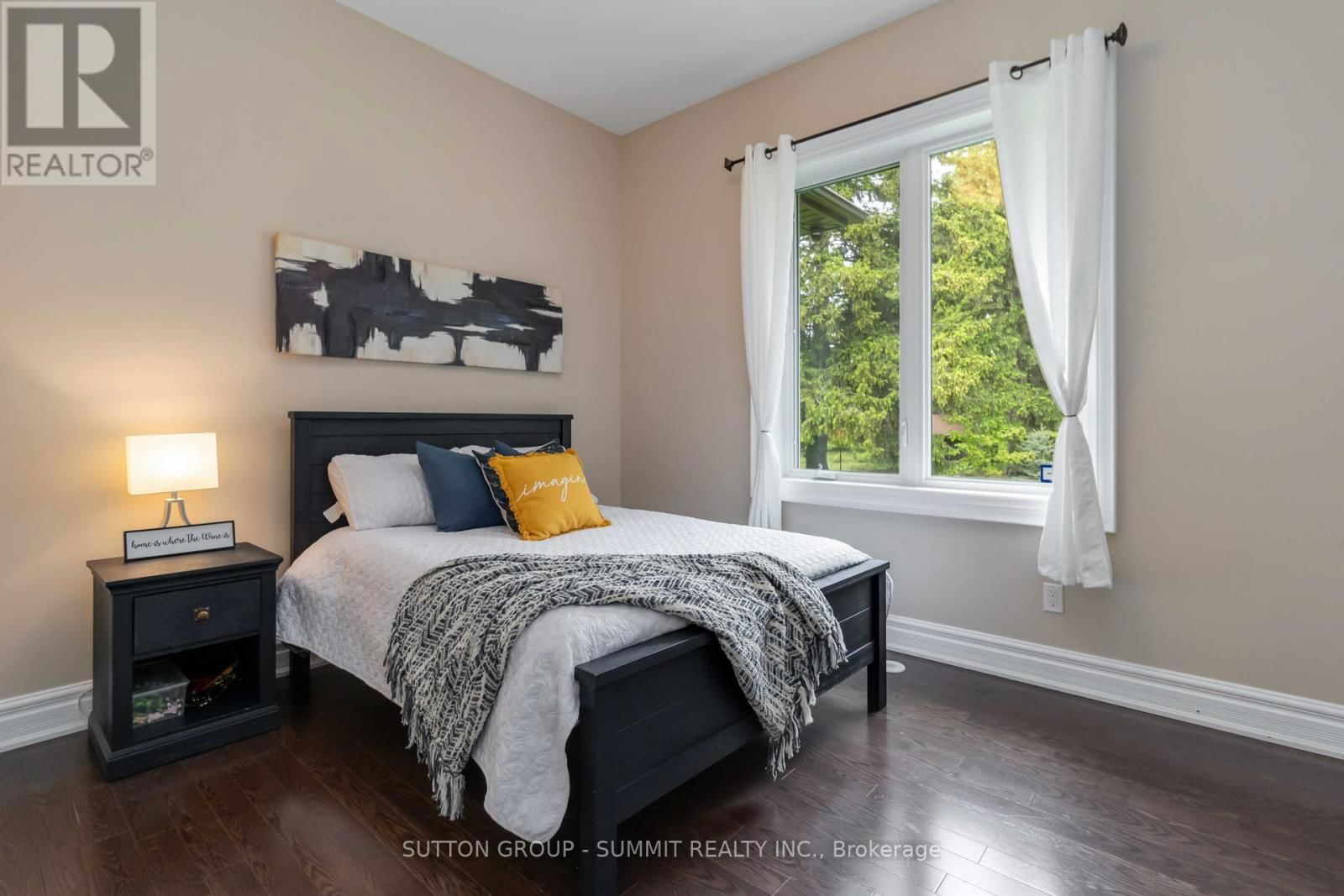 7 TRISTAN COURT Image 26