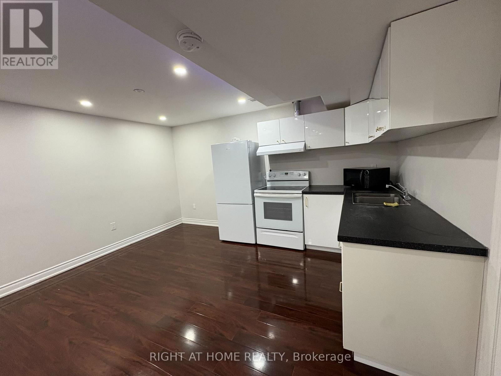 Basement - 3050 DOYLE STREET Image 10