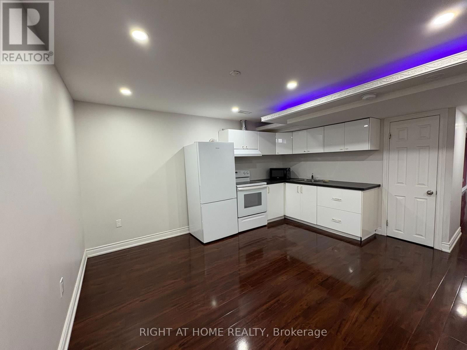 Basement - 3050 DOYLE STREET Image 13