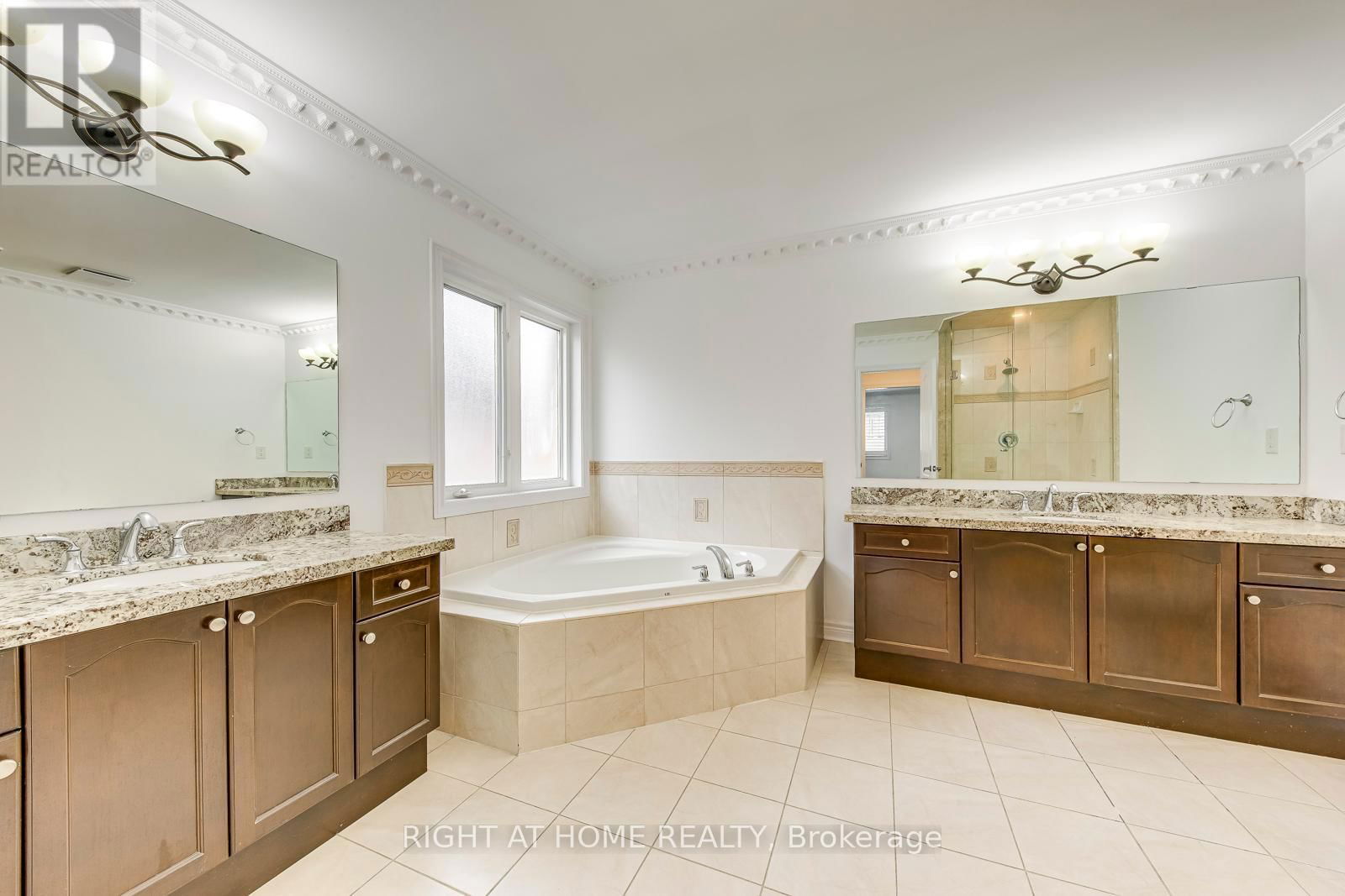 3417 ESCADA DRIVE Image 26