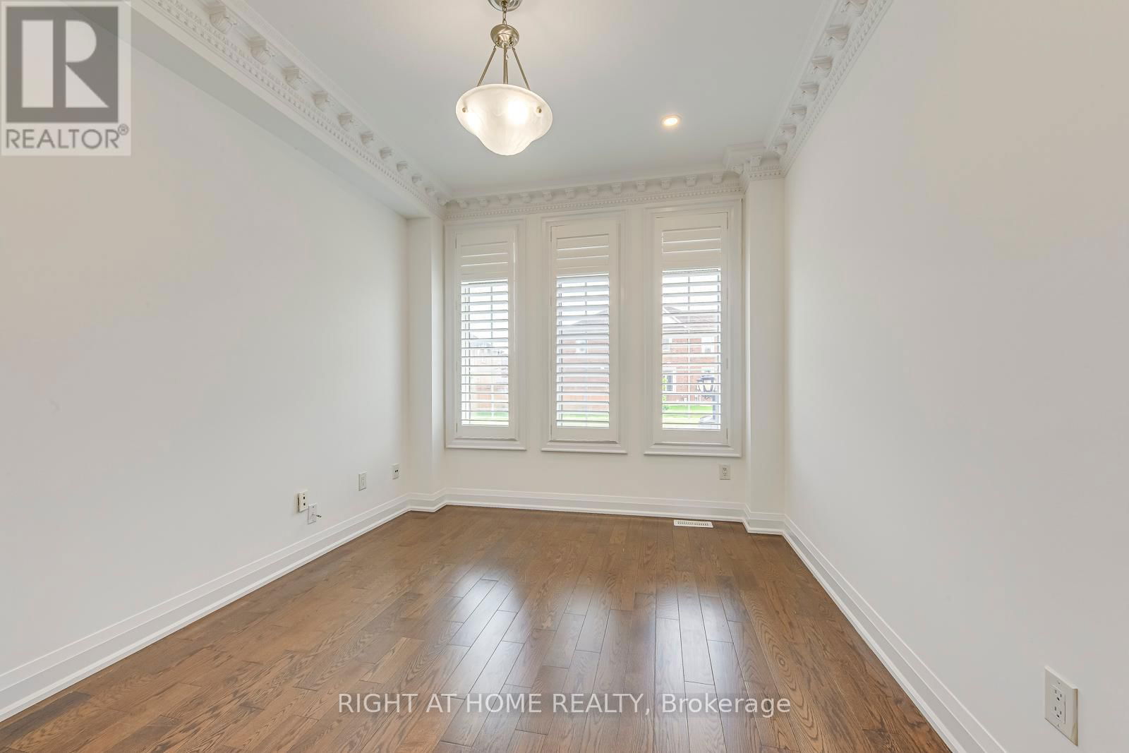 3417 ESCADA DRIVE Image 4