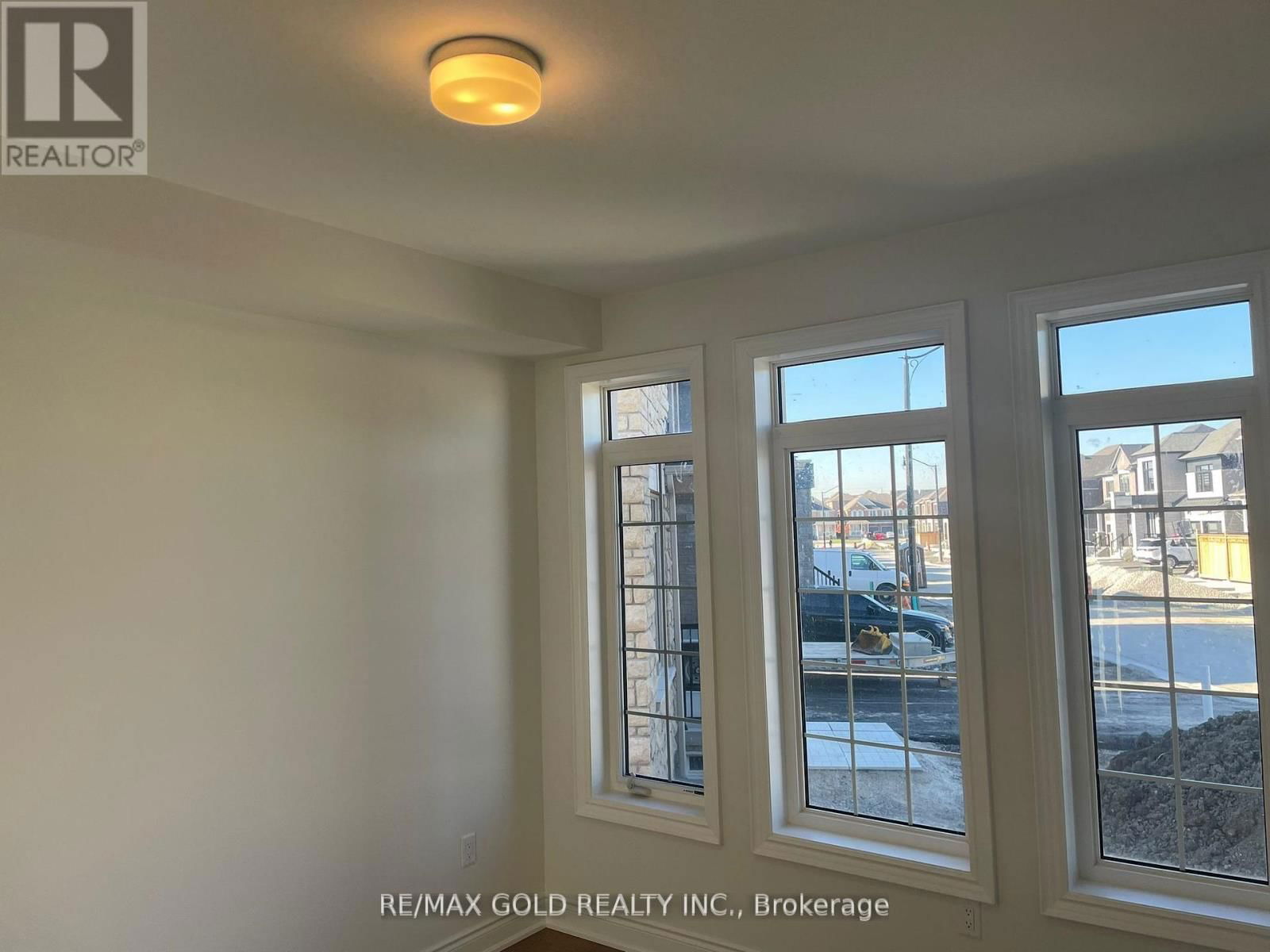 31 DOLOMITE DRIVE Image 10