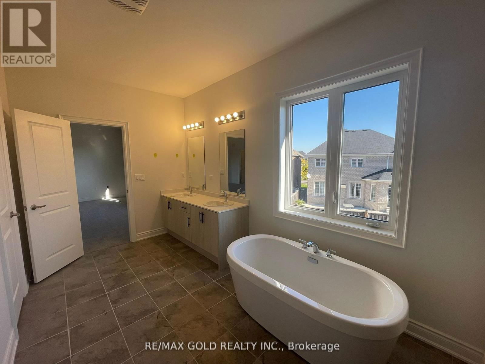 31 DOLOMITE DRIVE Image 15