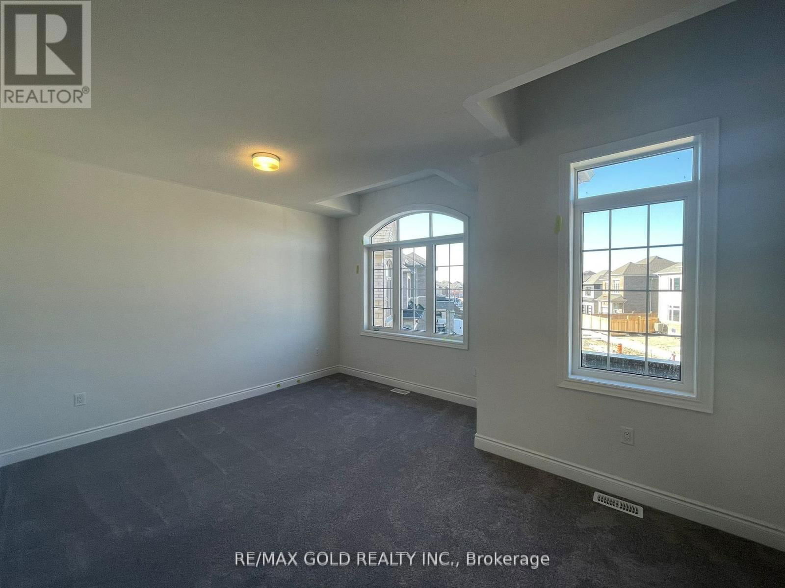 31 DOLOMITE DRIVE Image 18