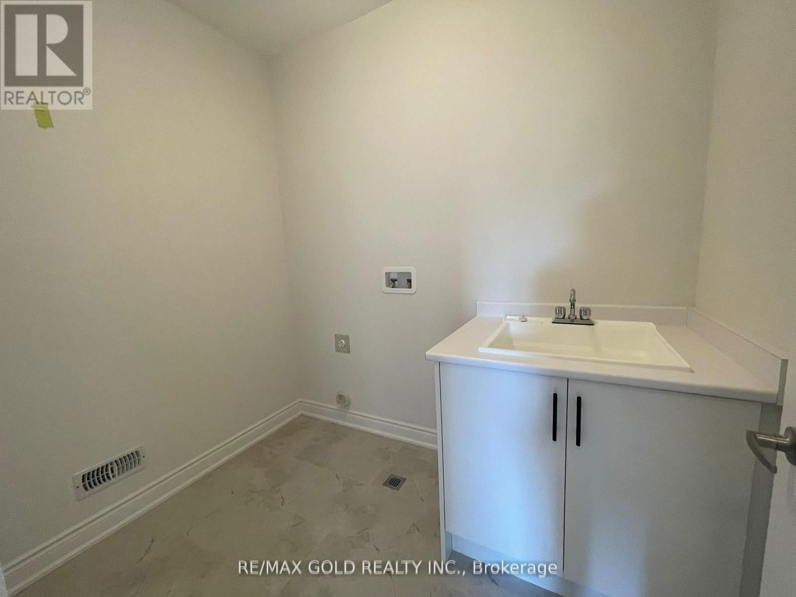 31 DOLOMITE DRIVE Image 22