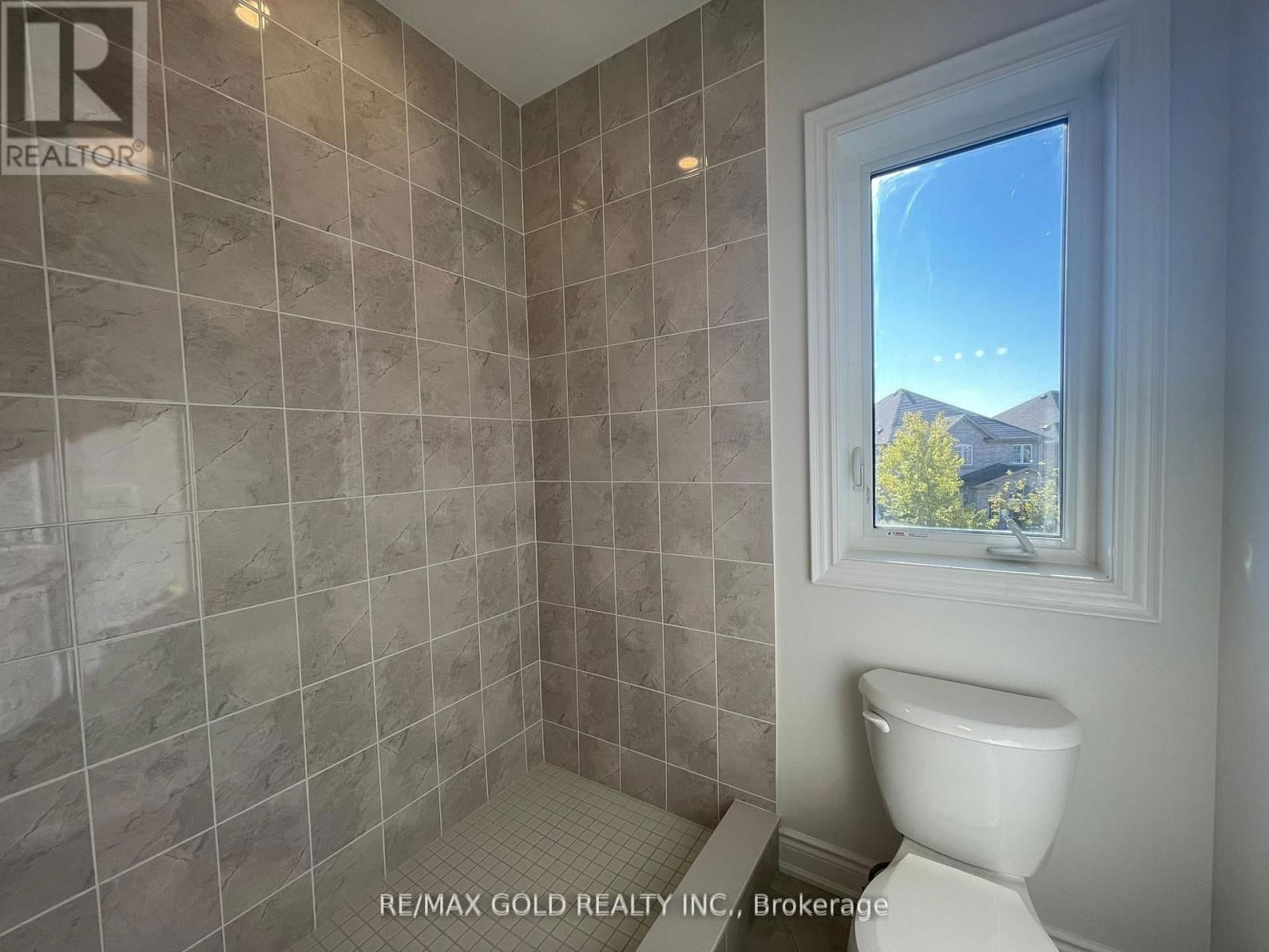 31 DOLOMITE DRIVE Image 23
