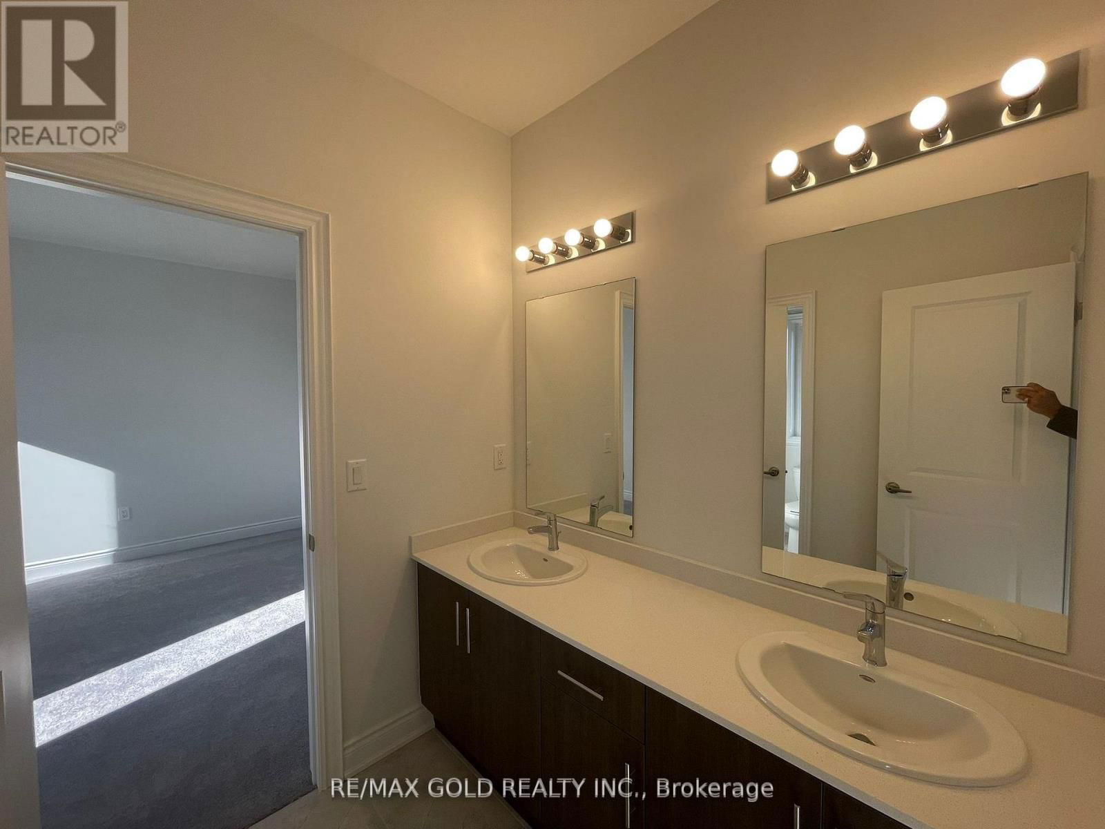 31 DOLOMITE DRIVE Image 27