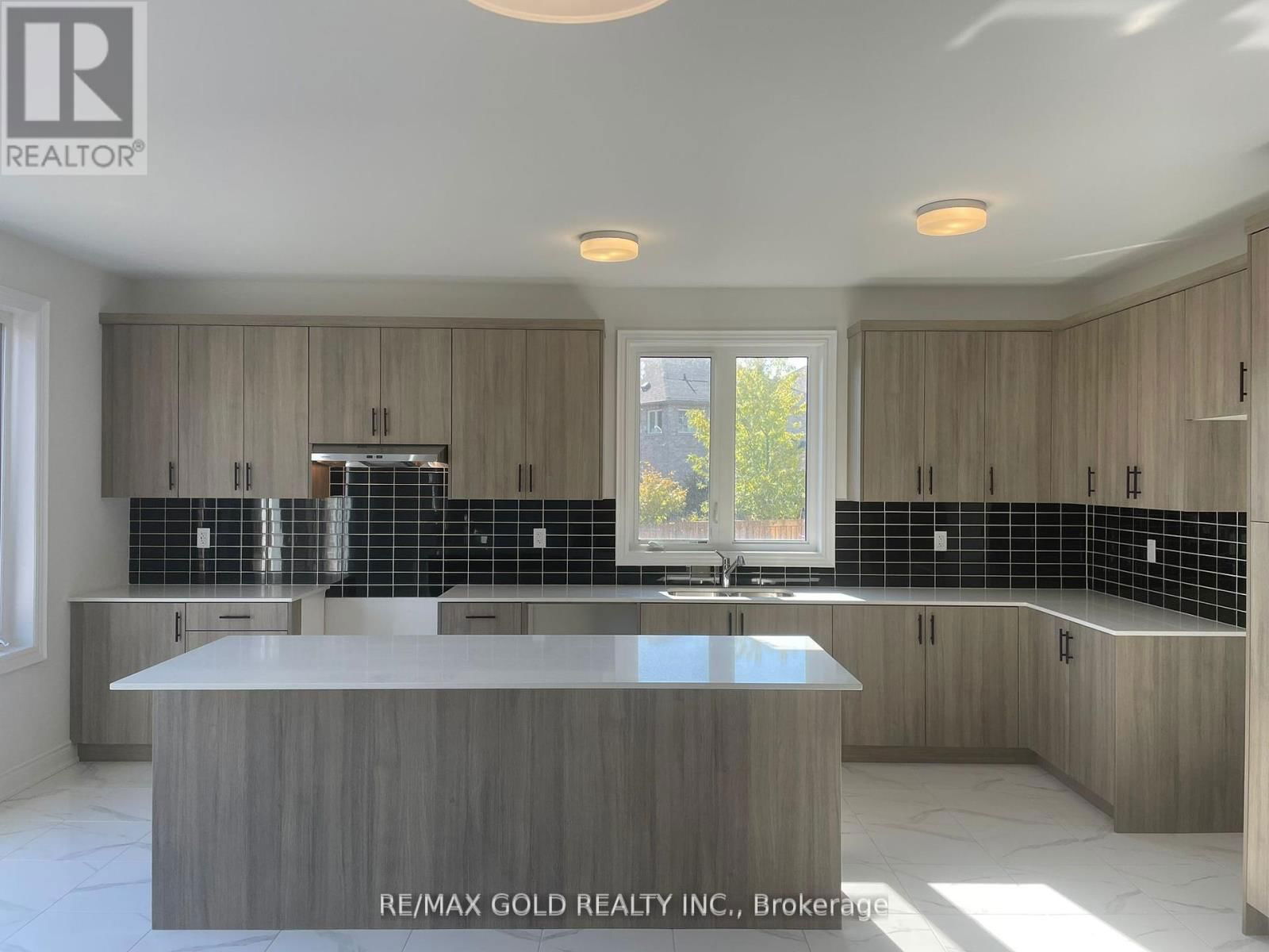 31 DOLOMITE DRIVE Image 38