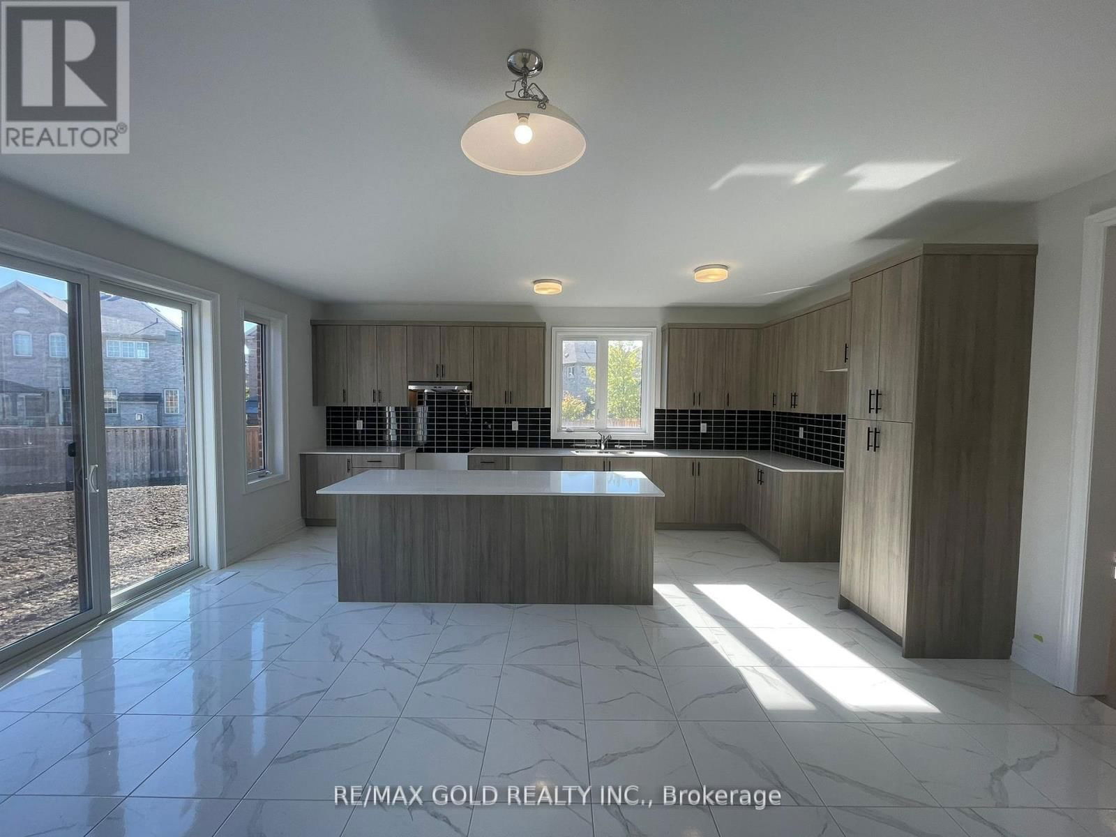 31 DOLOMITE DRIVE Image 40