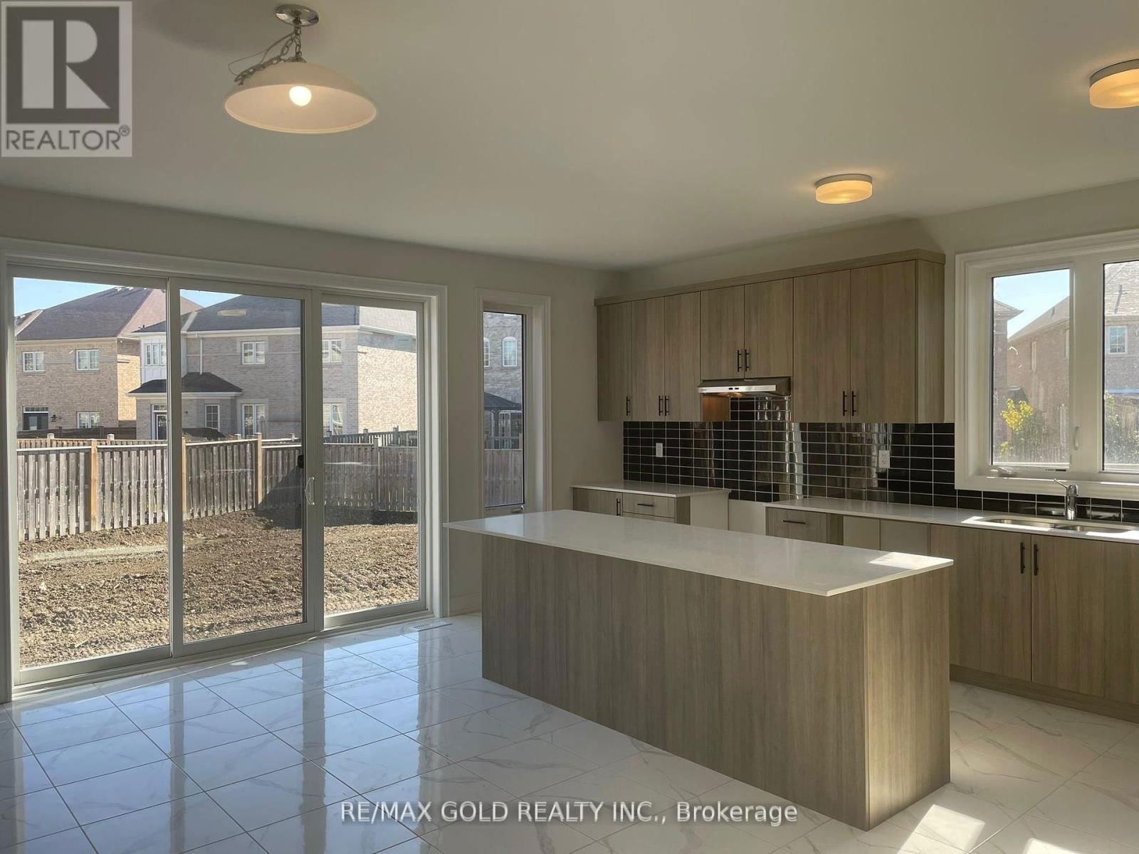 31 DOLOMITE DRIVE Image 43