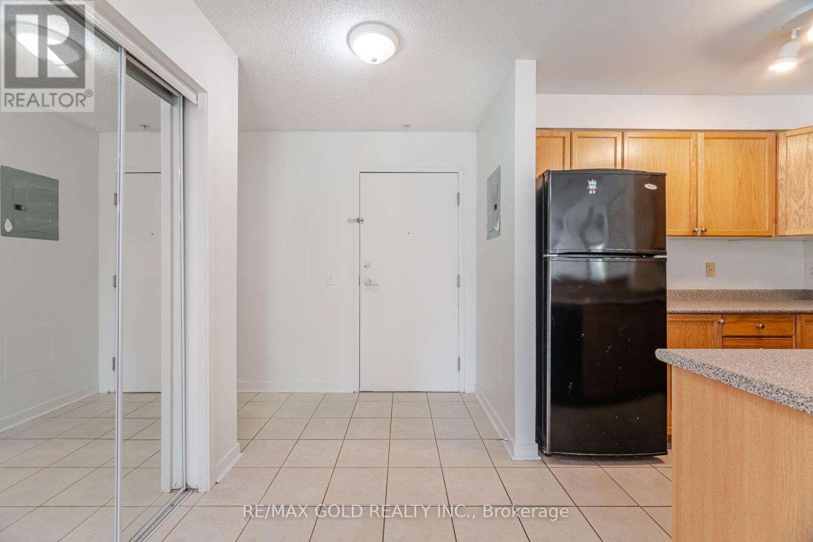 1217 - 8 DAYSPRING CIRCLE Image 10