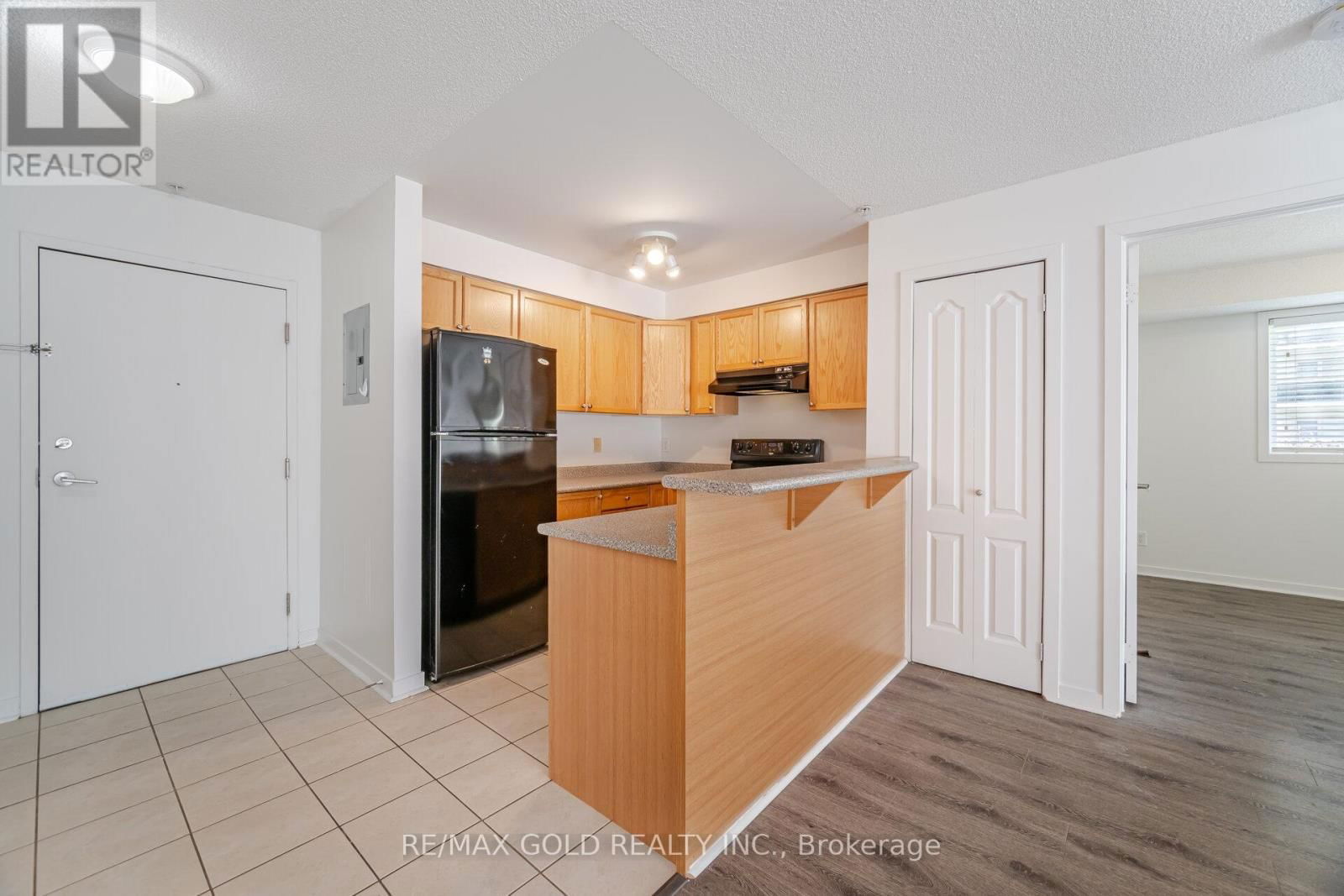 1217 - 8 DAYSPRING CIRCLE Image 12
