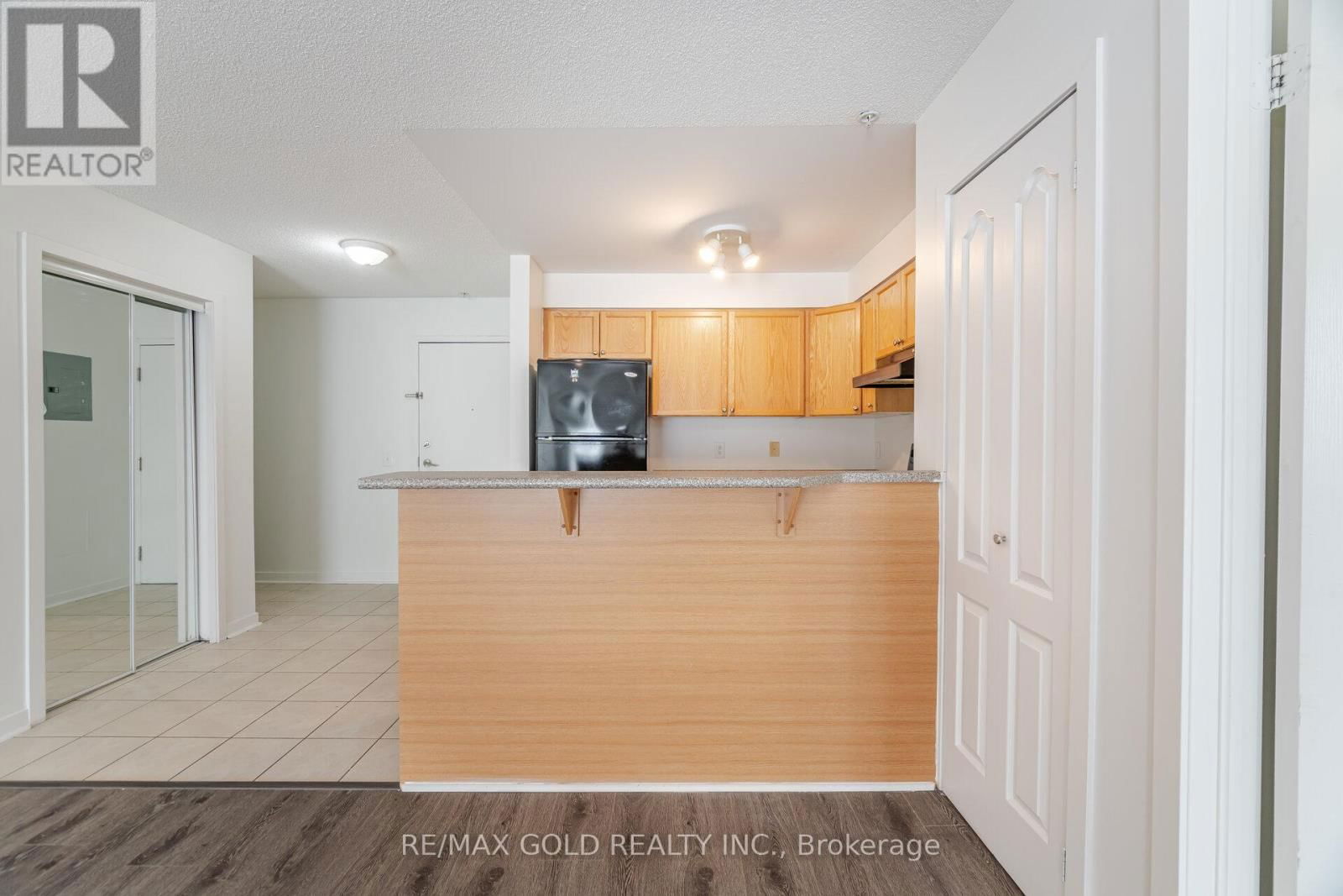 1217 - 8 DAYSPRING CIRCLE Image 13