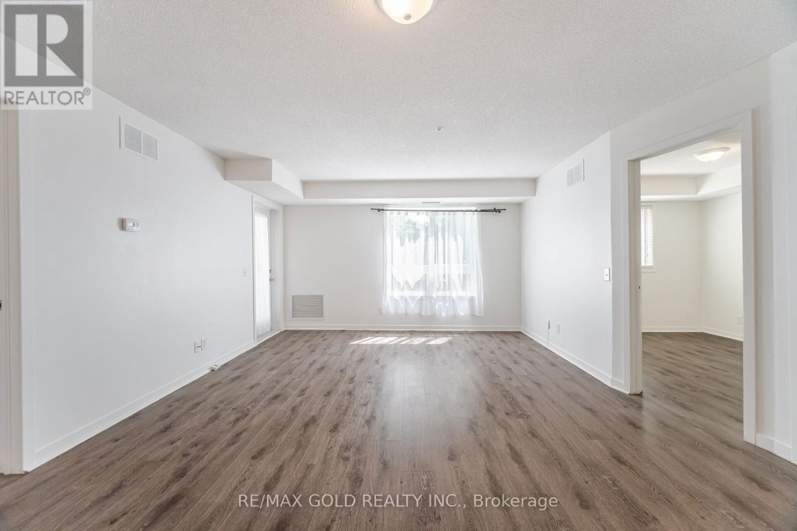 1217 - 8 DAYSPRING CIRCLE Image 16