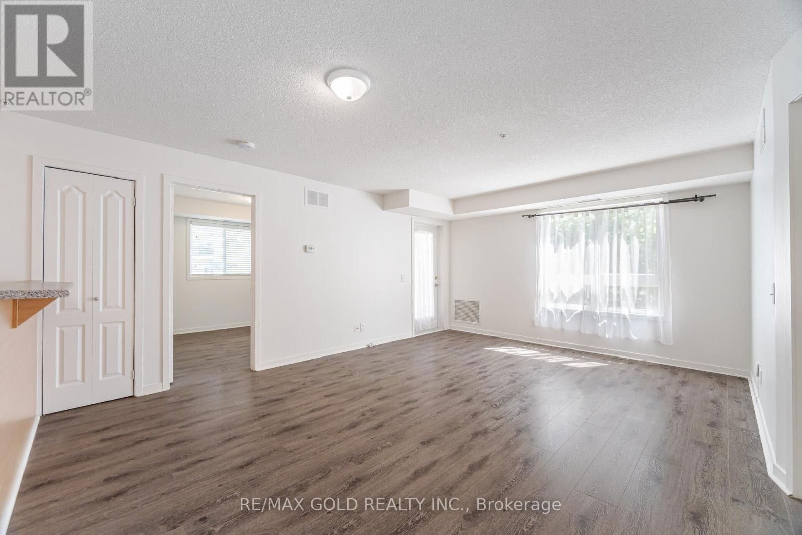 1217 - 8 DAYSPRING CIRCLE Image 18