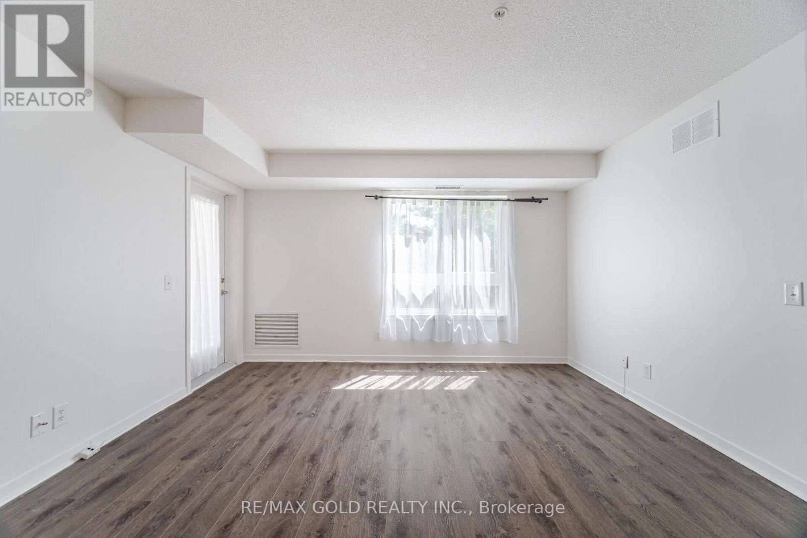 1217 - 8 DAYSPRING CIRCLE Image 19