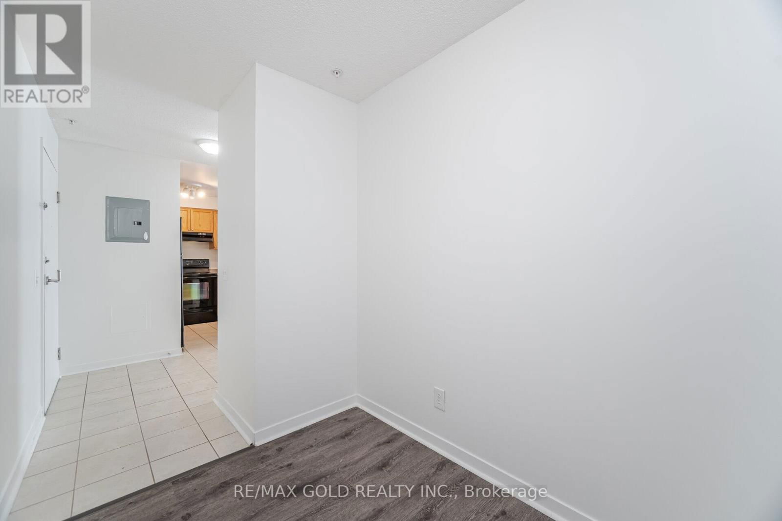 1217 - 8 DAYSPRING CIRCLE Image 24