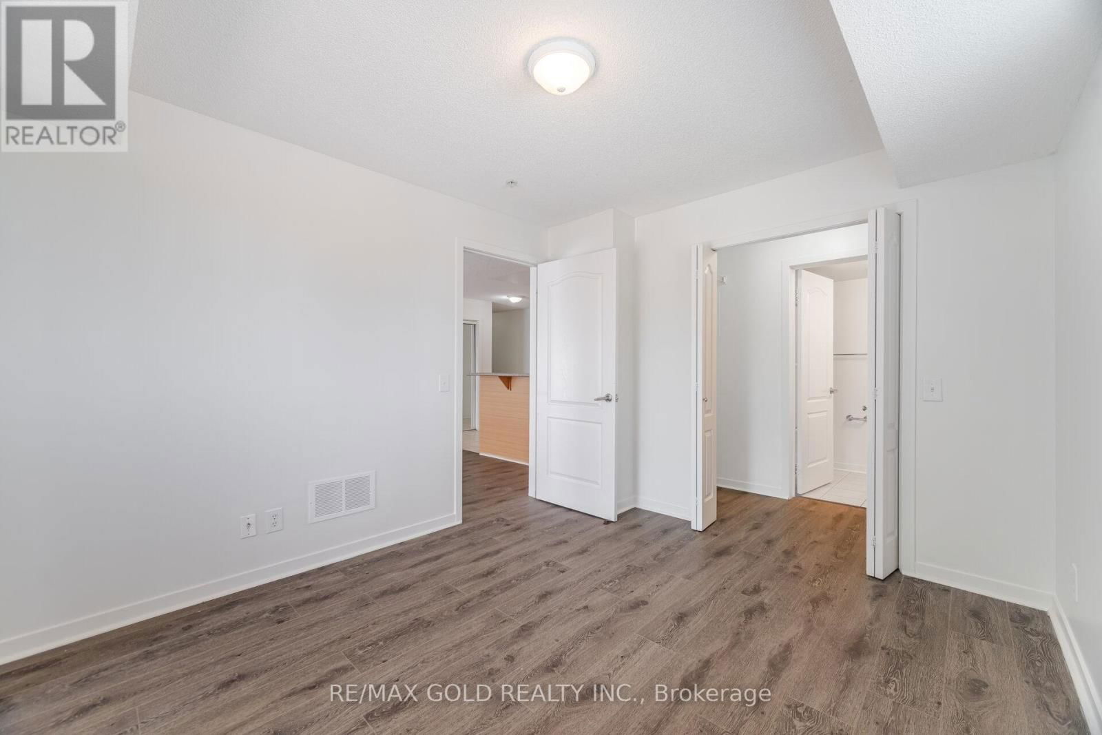 1217 - 8 DAYSPRING CIRCLE Image 27