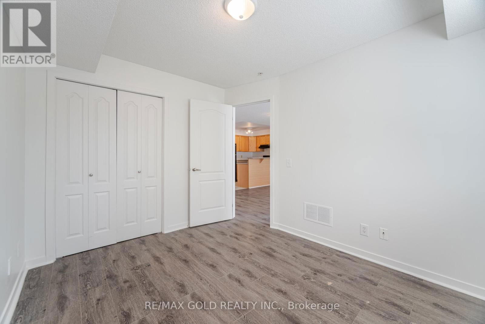 1217 - 8 DAYSPRING CIRCLE Image 31
