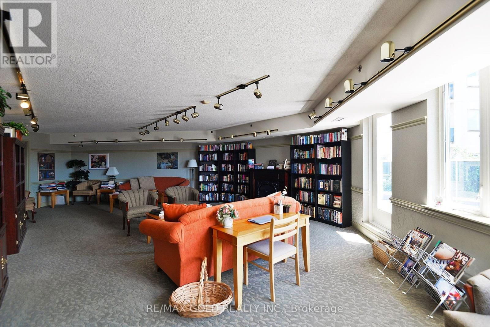 1217 - 8 DAYSPRING CIRCLE Image 42
