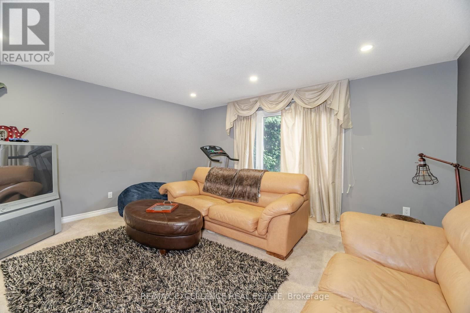 112 ELDERWOOD PLACE Image 14