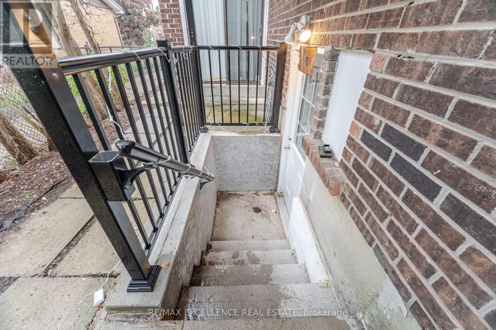 112 ELDERWOOD PLACE Image 25