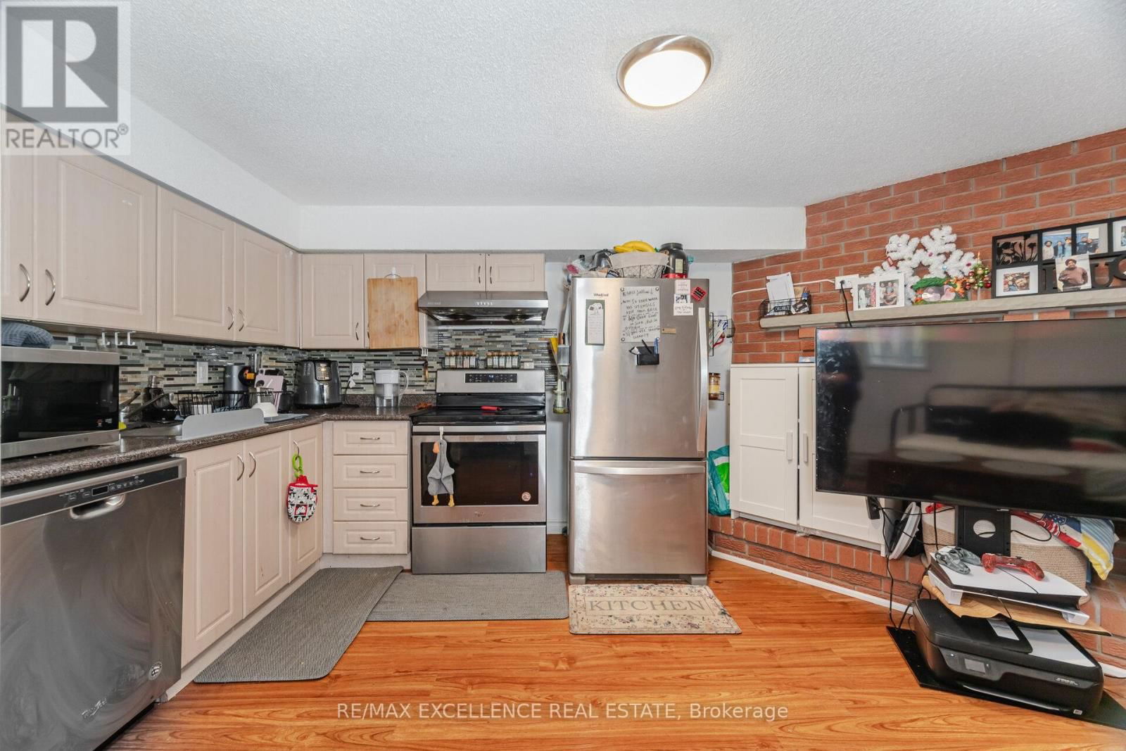 112 ELDERWOOD PLACE Image 31