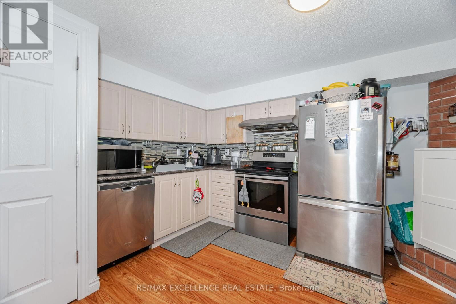 112 ELDERWOOD PLACE Image 32