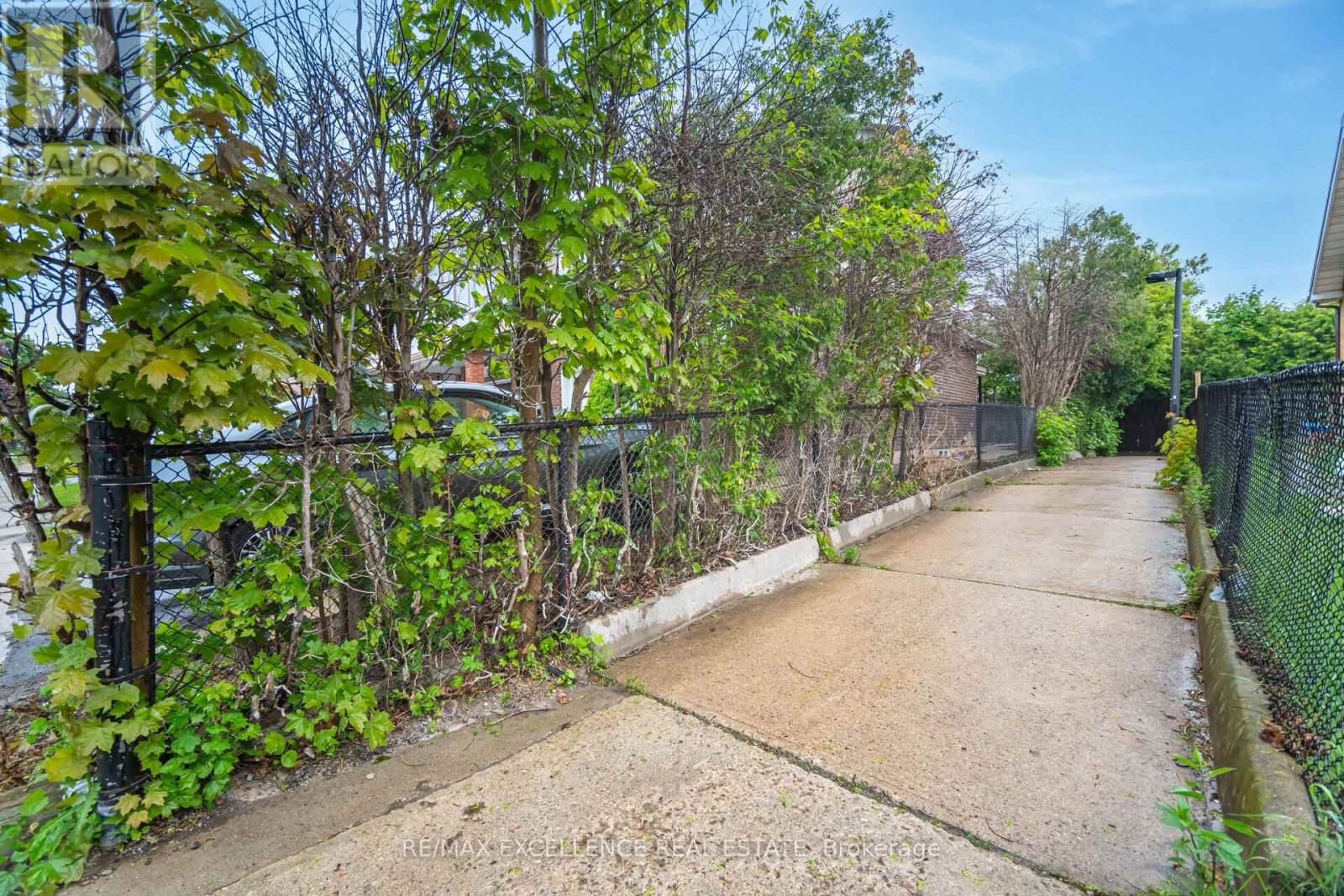 112 ELDERWOOD PLACE Image 48