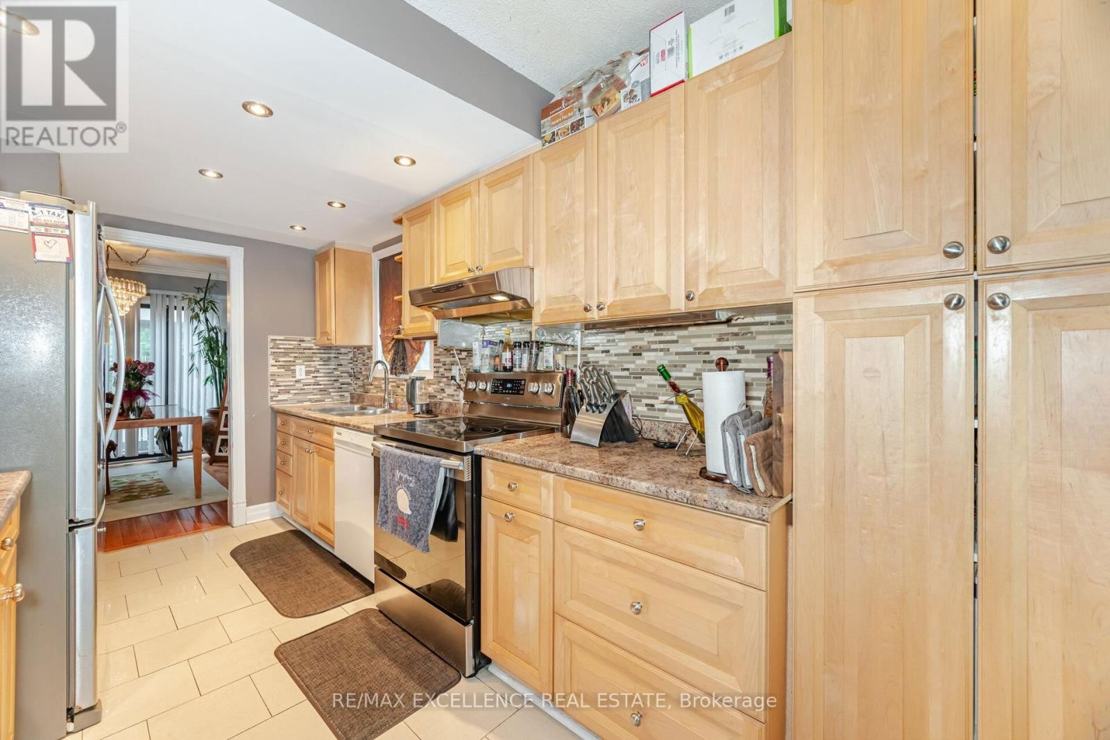 112 ELDERWOOD PLACE Image 7