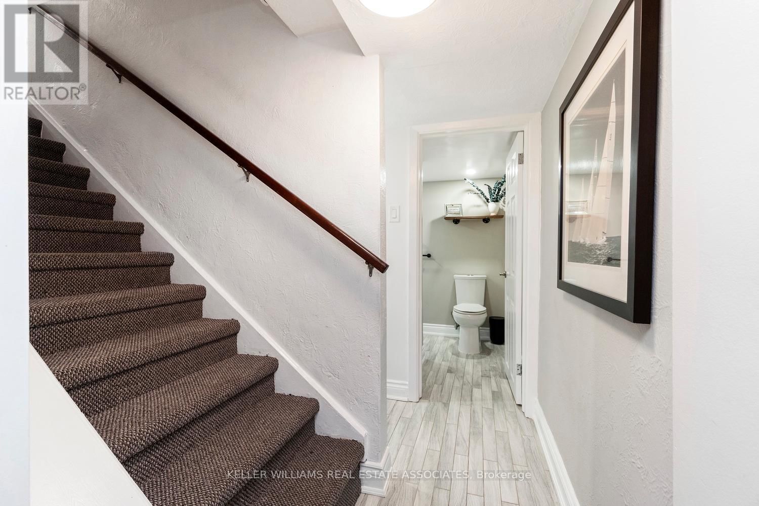 36 JOHN STREET SOUTH Image 33