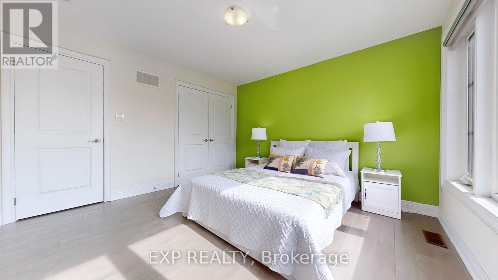 15 FROST STREET Image 31