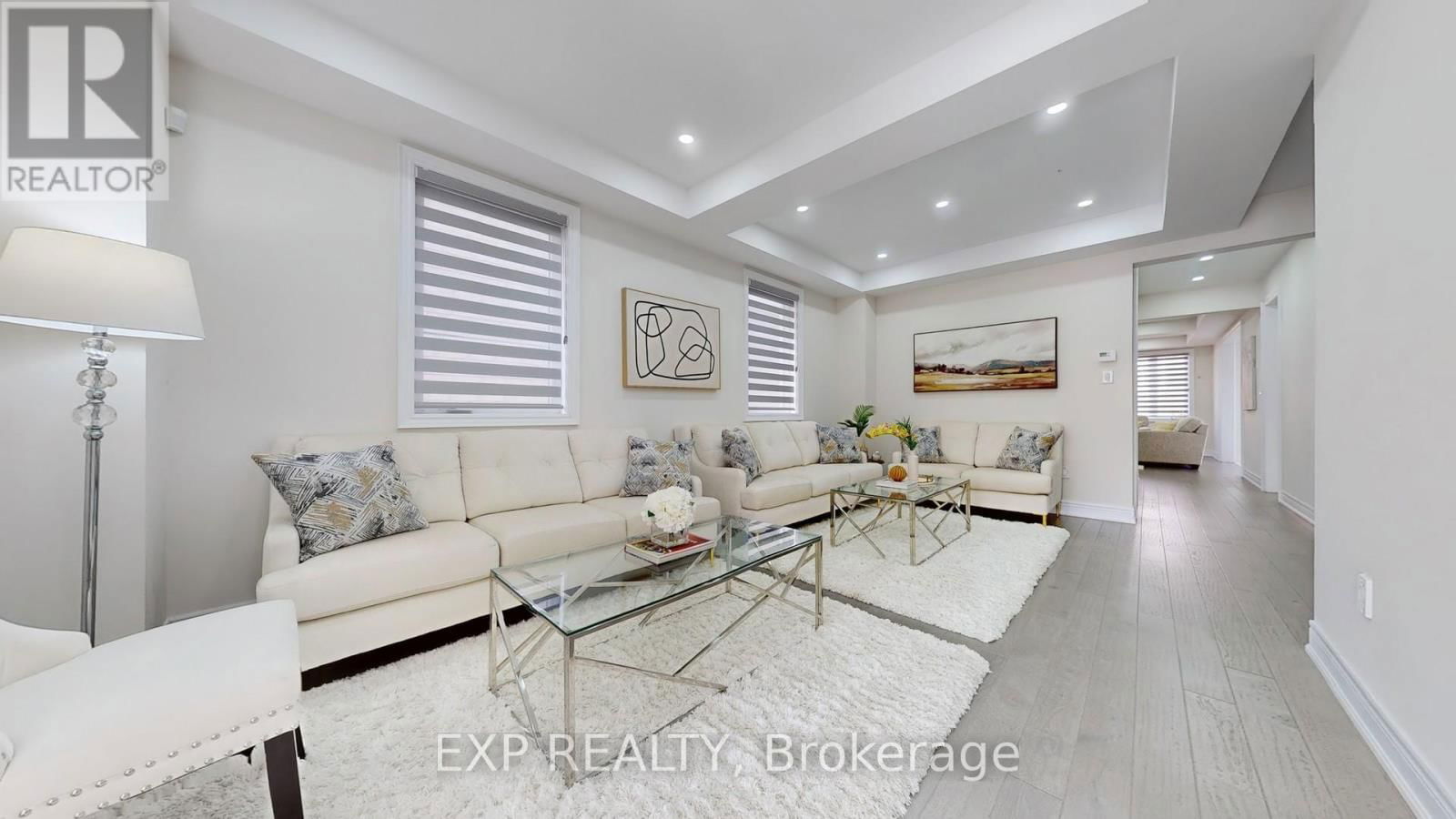 15 FROST STREET Image 4