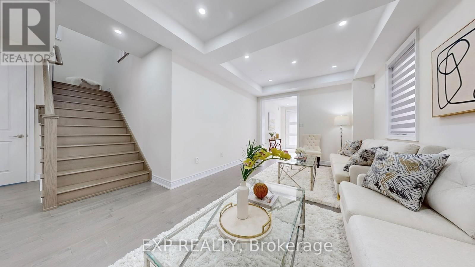15 FROST STREET Image 6