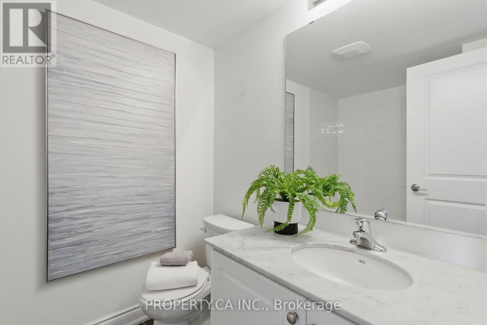 1022A ISLINGTON AVENUE Image 13