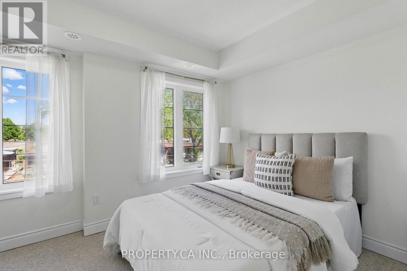 1022A ISLINGTON AVENUE Image 14