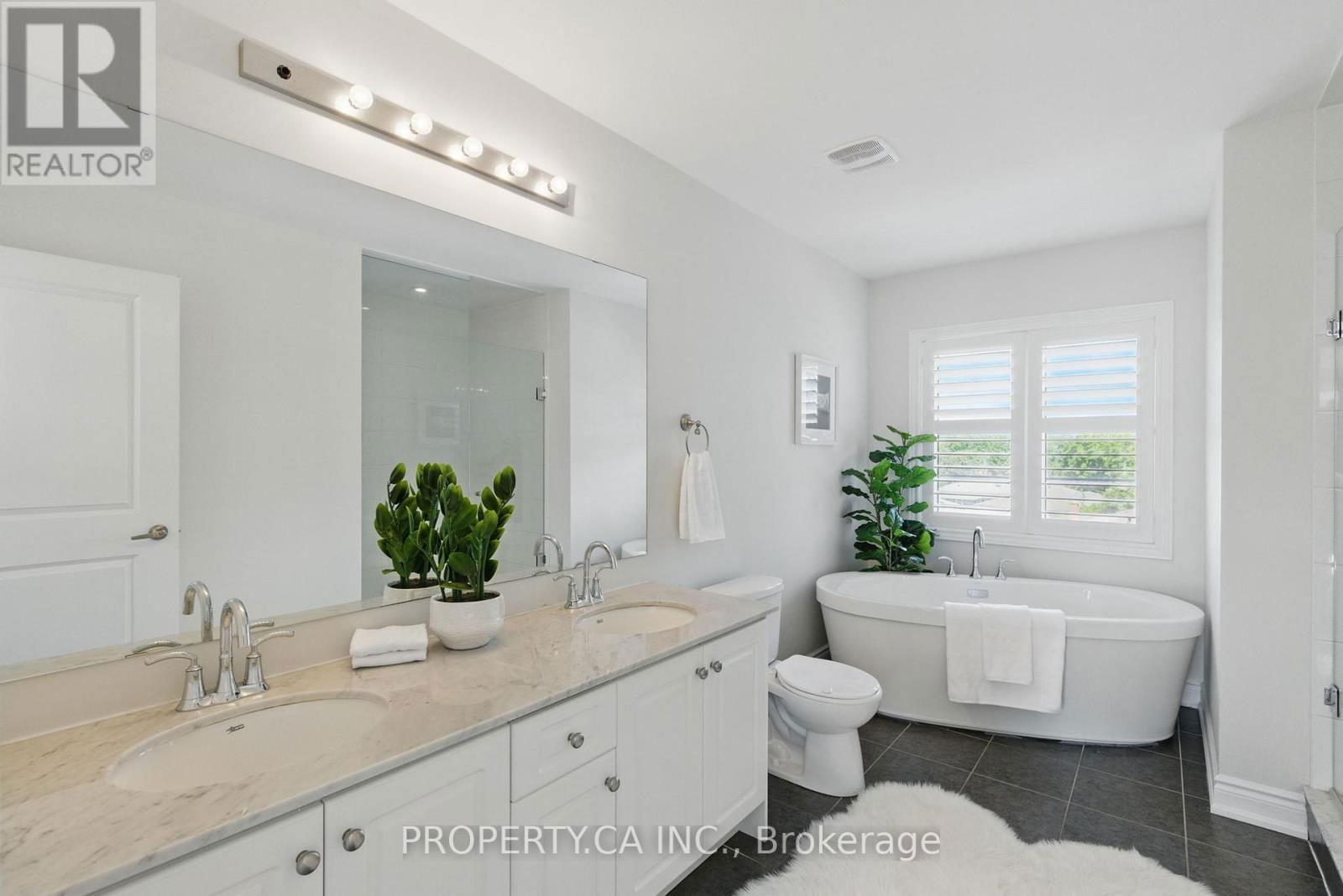 1022A ISLINGTON AVENUE Image 22