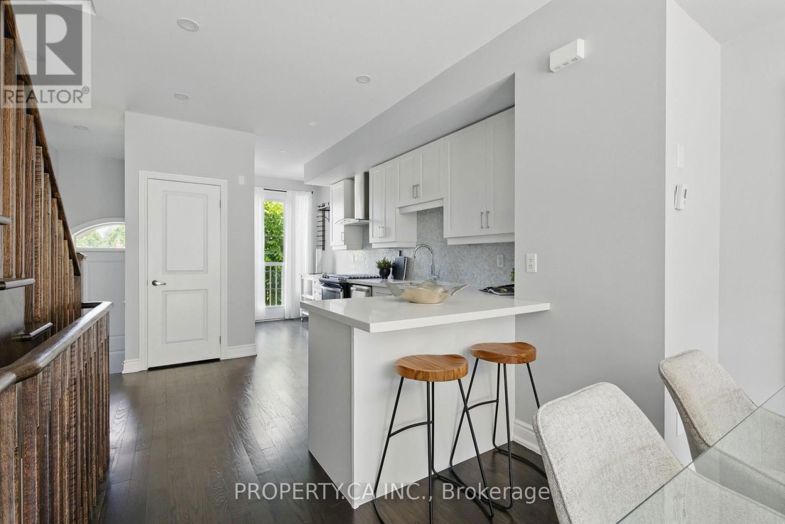 1022A ISLINGTON AVENUE Image 7