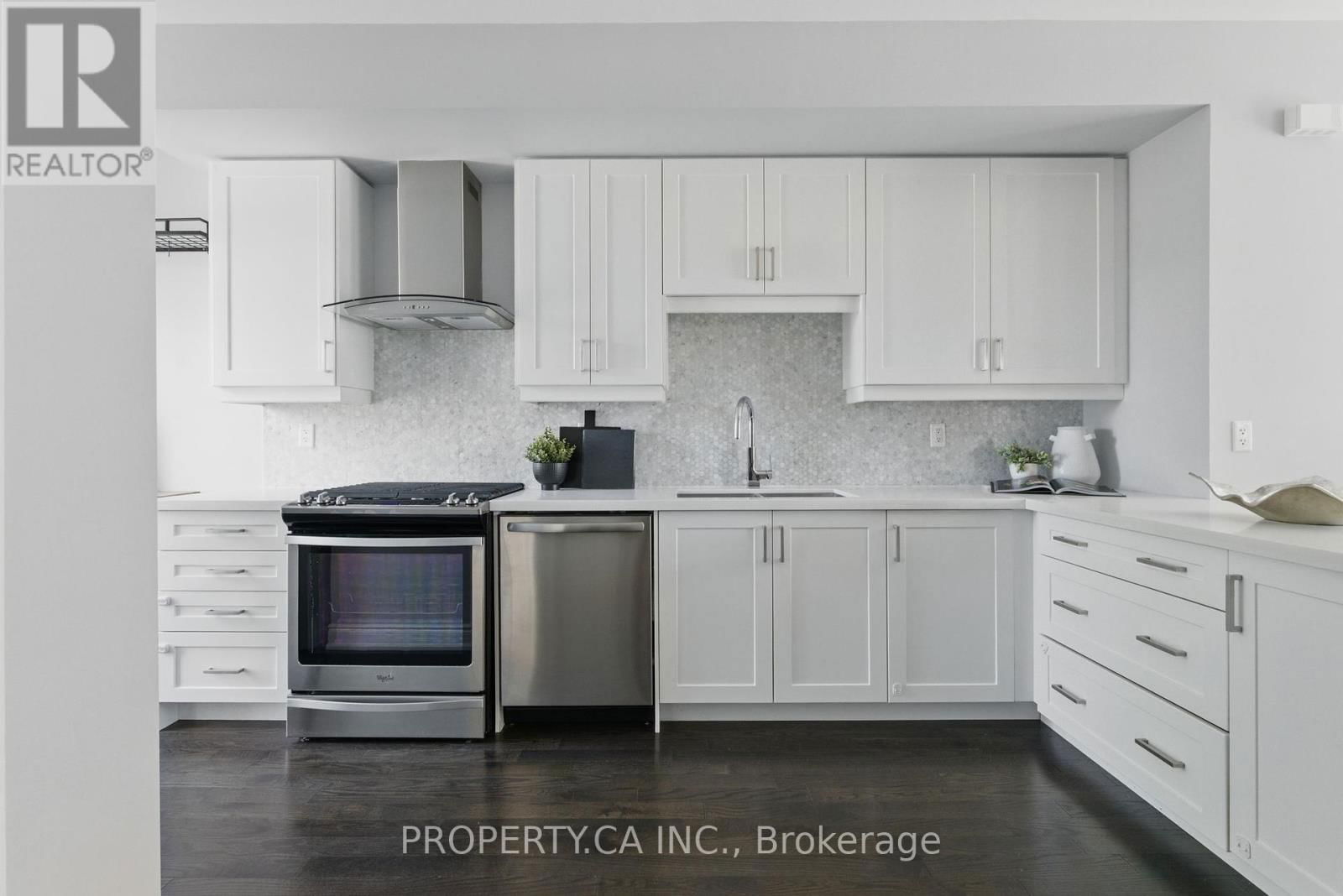 1022A ISLINGTON AVENUE Image 9