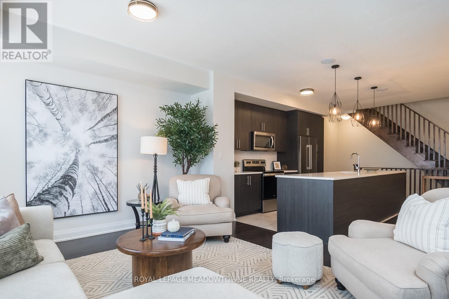 2476 BADGER CRESCENT Image 17