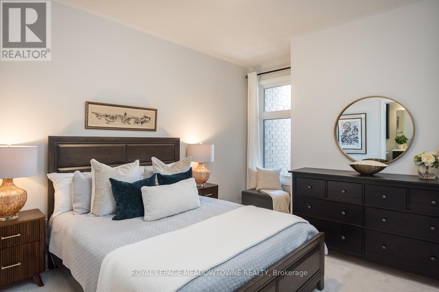 2476 BADGER CRESCENT Image 22