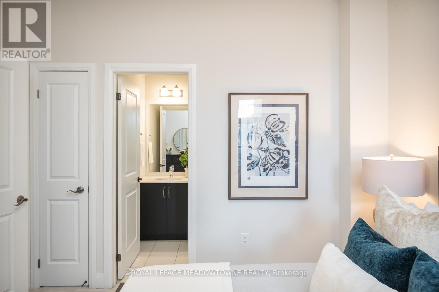2476 BADGER CRESCENT Image 24