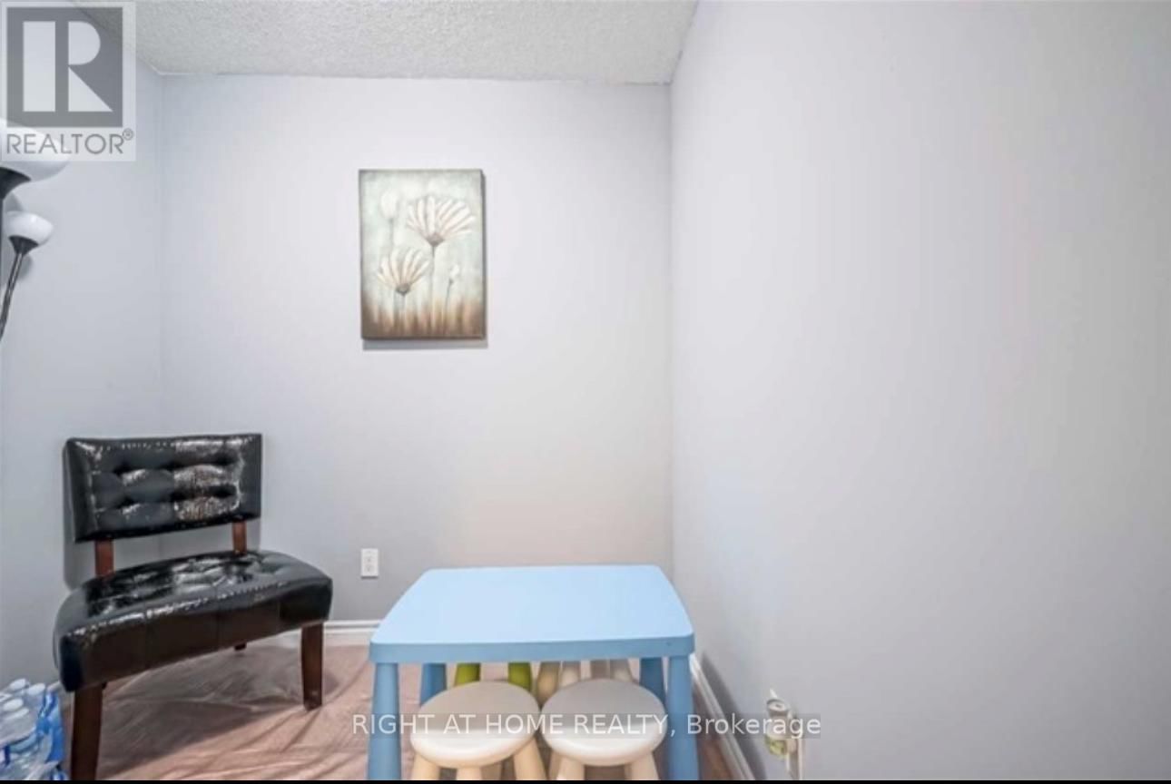 208 - 335 RATHBURN ROAD WEST Image 13
