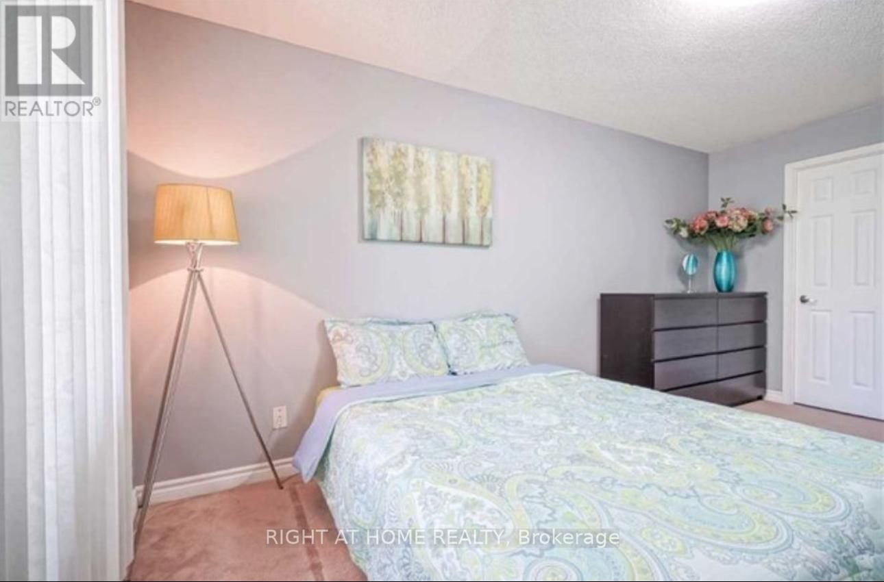 208 - 335 RATHBURN ROAD WEST Image 9
